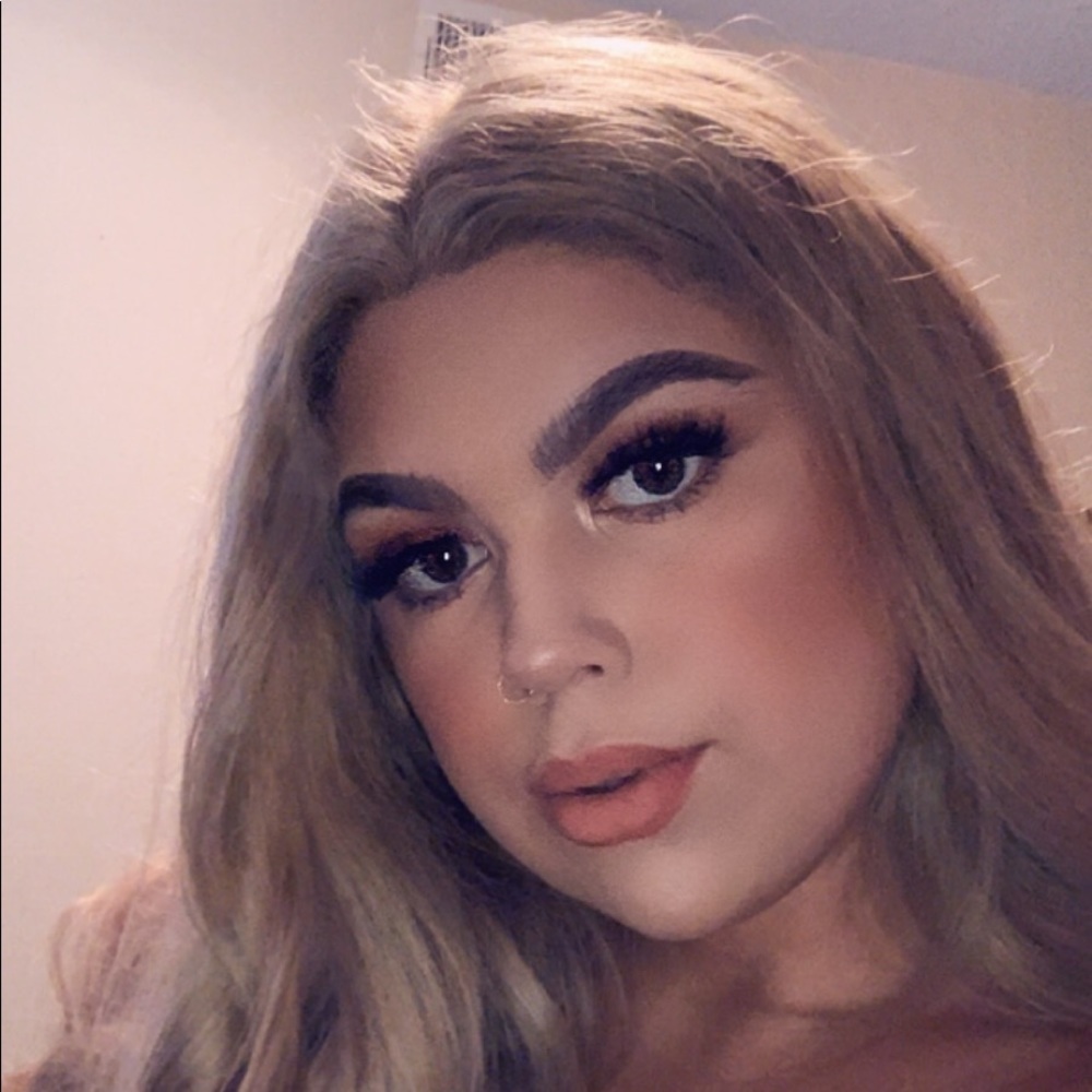 Meet your Posher, Marissa